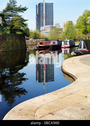 New Islington Marina par un matin de printemps ensoleillé à New Islington Manchester Greater Manchester Angleterre Banque D'Images