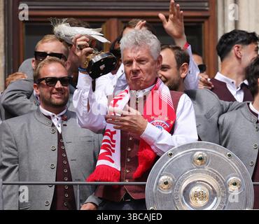 Munich, Deutschland. 18 mai 2025. firo : 18.05.2025, Football, Football, 1. Ligue, 1. Bundesliga, saison 2024/2025, célébration du Championnat FC Bayern Munich, Munich Mayor Dieter Reiter pendant Credit : dpa/Alamy Live News Banque D'Images