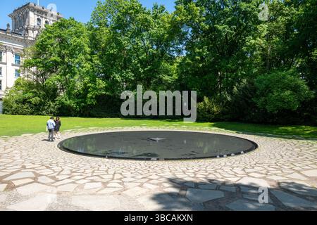 Mémorial aux sintis et aux Roms victimes du national-socialisme. Mémorial à Berlin, Allemagne. Dédié à la mémoire des Sint et des Roms européens. Banque D'Images