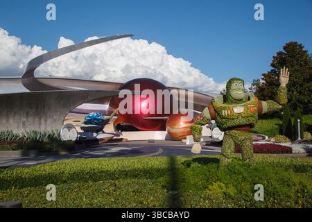 Le bâtiment futuriste Spaceship Earth dans le parc d'attractions Epcot, Disney World, Orlando, Floride. Banque D'Images