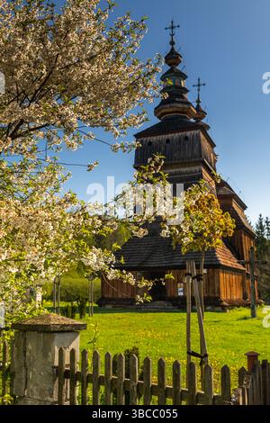 Saints Cosmas et Damian Eglise grecque catholique à Krempna, Pologne Banque D'Images
