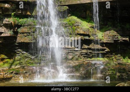 Summerhill Force et Gibson's Cave, Bowless, Teesdale, comté de Durham Banque D'Images