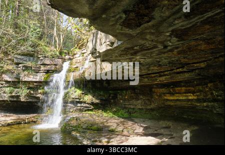 Summerhill Force et Gibson's Cave, Bowless, Teesdale, comté de Durham Banque D'Images
