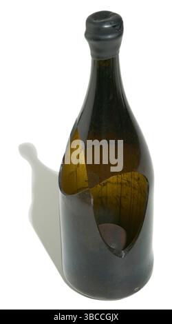 1787 Thomas Jefferson bouteille de vin photographiée sur fond blanc Banque D'Images