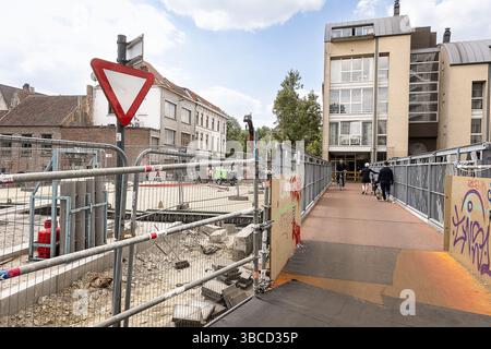 Gand, Belgique. 19 mai 2025. Le site de construction du nouveau pont de Krommewalbrug dans le centre-ville de Gand photographié le lundi 19 mai 2025. BELGA PHOTO JAMES ARTHUR GEKIERE crédit : Belga News Agency/Alamy Live News Banque D'Images
