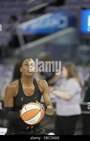 Golden State Valkyries Temi Fagbenle (14 ans) lors de son échauffement au Chase Center, mardi 16 mai 2025, à San Francisco. Le premier match de saison régulière de l'histoire de la franchise Valkyries. (Photo de Gerome Wright/image du sport). Banque D'Images