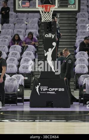Les panneaux de signalisation de la WNBA au Chase Center, le mardi 16 mai 2025, à San Francisco. Le premier match de saison régulière de l'histoire de la franchise Valkyries. (Photo de Gerome Wright/image du sport). Banque D'Images