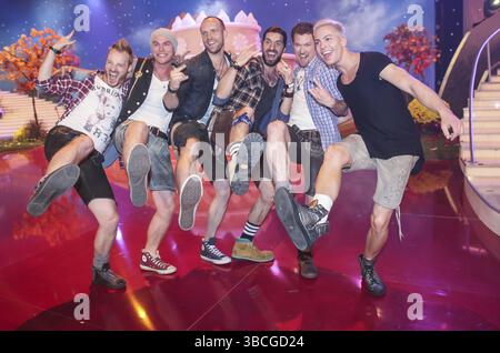 Nouveau groupe de musique folk Voxxclub après ARD TV show 20 ans de Feste-Silbereisen célèbre 11.10.2014 à Riesa, nouveau groupe de musique folk Voxxclub après ARD TV Banque D'Images