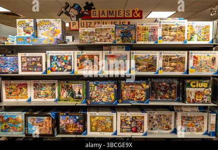 Barnes & Noble Booksellers sur la Cinquième Avenue à New York a une large sélection de livres, magazines et jeux, États-Unis 2025 Banque D'Images