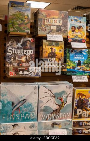Barnes & Noble Booksellers sur la Cinquième Avenue à New York a une large sélection de livres, magazines et jeux, États-Unis 2025 Banque D'Images