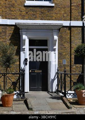 LONDRES, Royaume-Uni - 17 MAI 2025 : entrée à Mary Sheridan House, Un lieu de réunion à St Thomas Street, Southwark Banque D'Images