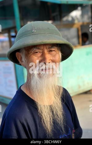L'Asie, l'Asie du Sud Est,Vietnam,portrait de l'homme vietnamiens avec barbe Banque D'Images