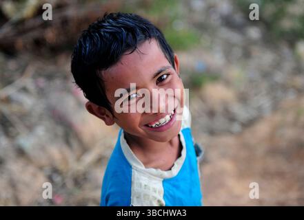 Asie,Asie du Sud-est,Vietnam,portrait d'un garçon vietnamien souriant Banque D'Images