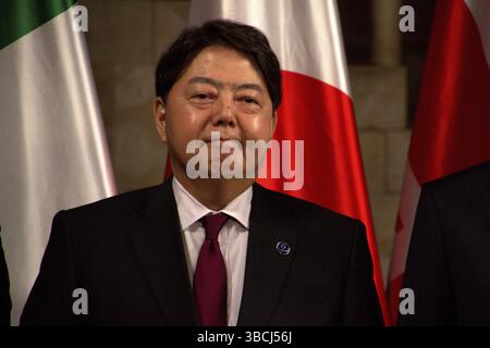 Yoshimasa Hayashi à la réunion des ministres des Affaires étrangères du G7 à Muenster Yoshimasa Hayashi à la réunion des ministres des Affaires étrangères du G7 à Muenster Banque D'Images