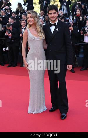 Flavy Barla (à gauche) et Esteban Ocon assistent à la première de vie privée au 78e Festival de Cannes, France. Date de la photo : mardi 20 mai 2025. Banque D'Images