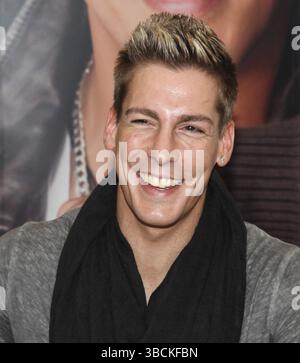 Le chanteur Norman Langen lors d'une tournée promotionnelle pour son nouveau CD Banque D'Images