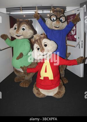 Alvin Seville et ses frères Theodore Seville et Simon Seville- au Walking Act, Alvin et le Chipmunks Road Chip au CinemaxX Magdeburg Banque D'Images