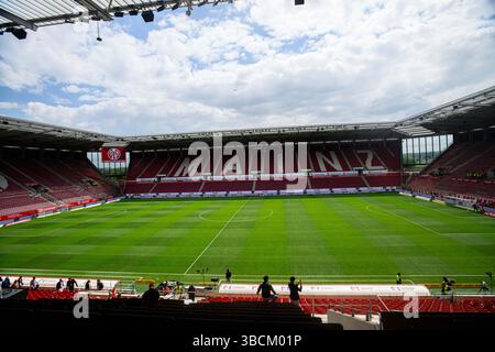 MAINZ, ALLEMAGNE - 17 MAI 2025 : intérieur du stade, la Bundesliga match 1.FSV Mainz 05 vs Bayer 04 Leverkusen à Mewa Arena. Banque D'Images