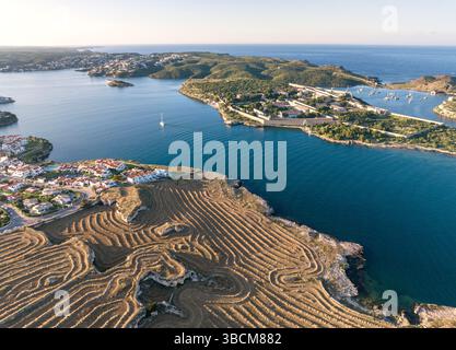 Vue aérienne sur le port de Mahón sur l'île de Minorque, Espagne Banque D'Images