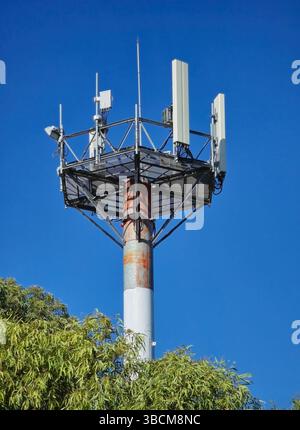 Station de base cellulaire avec antennes Banque D'Images