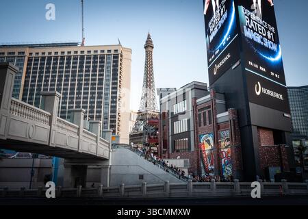LAS VEGAS, 21 AOÛT 2024 : réplique de la Tour Eiffel à Paris Las Vegas par Las Vegas Boulevard. C'est un complexe de divertissement sur Las Vegas Strip copie f Banque D'Images