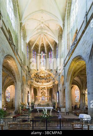 France - 19 août 2019 : vue de l'autel de l'église Saint-Sauveur de Dinan, en Bretagne Banque D'Images