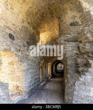 Pirita, Estonie - 6 août 2021 : vue détaillée des ruines du couvent Saint Brigitta à Pirita près de Tallinn Banque D'Images