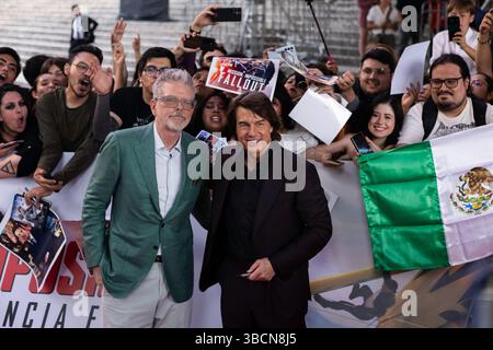 Mexico, Mexique. 20 mai 2025. TOM CRUISE et le directeur CHRISTOPHER MCQUARRIE ont présenté la première de ''Mission impossible : Dead Reckoning'' à l'Auditorium national, où ils ont signé des autographes et marché sur le tapis rouge. (Crédit image : © Cristian Leyva/ZUMA Press Wire) USAGE ÉDITORIAL SEULEMENT ! Non destiné à UN USAGE commercial ! Crédit : ZUMA Press, Inc/Alamy Live News Banque D'Images