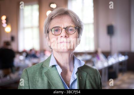 Brême, Allemagne. 21 mai 2025. Edda bosse au Kirchentag, l'actuel président de l'Église évangélique de Brême (BEK) n'est plus candidat. La direction de l’Église protestante de Brême est confrontée à un changement générationnel. Crédit : Sina Schuldt/dpa/Alamy Live News Banque D'Images