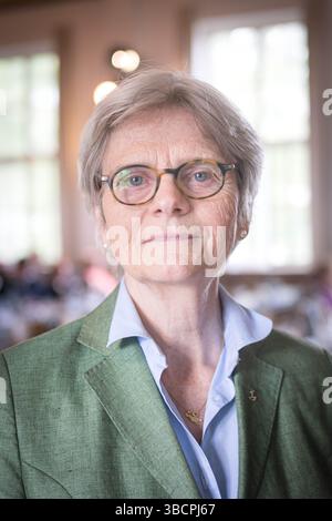 Brême, Allemagne. 21 mai 2025. Edda bosse au Kirchentag, l'ancien président de l'Église évangélique de Brême (BEK) n'est plus candidat. La direction de l’Église protestante de Brême est confrontée à un changement générationnel. Crédit : Sina Schuldt/dpa/Alamy Live News Banque D'Images