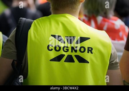 Varsovie, Pologne. 21 mai 2025. Manifestation des métallurgistes à Varsovie, en Pologne, le 21 mai 2025. L'alliance syndicale OPZZ a organisé une marche du parlement au bureau du premier ministre pour protester contre les prix élevés de l'énergie qui réduisent la compétitivité et menacent les emplois et les salaires. (Photo de Jaap Arriens/Sipa USA) crédit : Sipa USA/Alamy Live News Banque D'Images