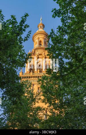 Casco Antiguo, Séville, Province de Séville, Andalousie, Espagne. Tour sur la place espagnole de Séville. Banque D'Images