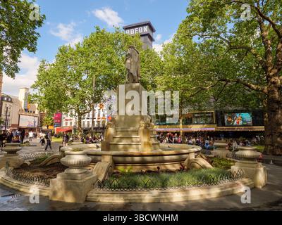 Statue de William Shakespeare dans Leicester Square Gardens, Westminster, Londres, Royaume-Uni Banque D'Images