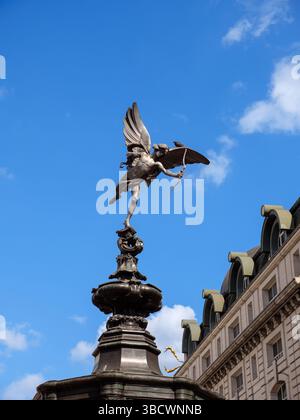 Statue d'Eros à Piccadilly Circus, West End, Westminster, Londres, Royaume-Uni Banque D'Images