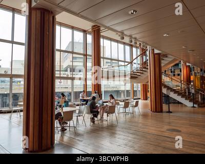 Intérieur du Royal Festival Hall, Southbank Centre, Londres, Royaume-Uni Banque D'Images