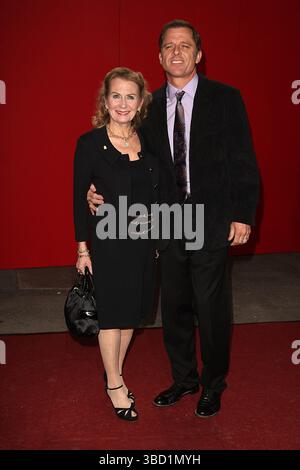 Maxwell Caulfield et son épouse Juliet Mills aux British Soap Awards 2009 qui se sont tenus au BBC Television Centre à Londres - 09 mai 2009 Banque D'Images