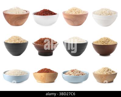 Riz brun et autres types de riz dans des bols isolés sur blanc, mis Banque D'Images