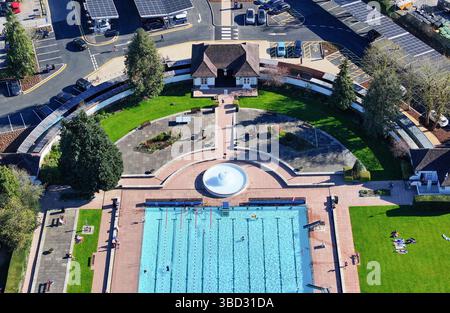Vue aérienne du Lido de Cheltenham par drone Banque D'Images