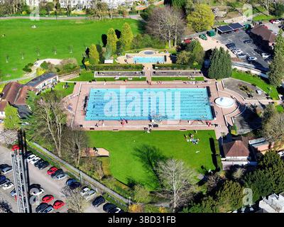 Vue aérienne du Lido de Cheltenham par drone Banque D'Images