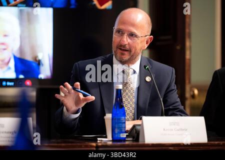 Kristi Noem, secrétaire du Département de la sécurité intérieure (DHS), assiste à la réunion initiale du Conseil d'examen de la Federal Emergency Management Agency (FEMA) à l'Eisenhower Executive Office Building à Washington, DC, le 20 mai 2025. (Photo DHS de Tia Dufour) Banque D'Images