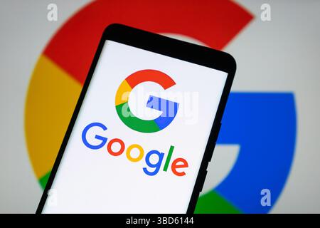 CHONGQING, CHINE - 23 MAI 2025 - une illustration montre le LOGO Google affiché dans un smartphone à Chongqing, Chine, le 23 mai 2025. Banque D'Images