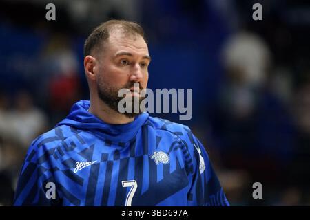 Saint-Pétersbourg, Russie. 22 mai 2025. Sergey Karasev (7 ans) de Zenit en action lors du match de basket-ball de la VTB United League, éliminatoires, 1/2 finales, 7 matchs, entre Zenit Saint-Pétersbourg et Lokomotiv Kuban Krasnodar à 'Kck Arena'. Score final ; Zenit 94 :75 Lokomotiv Kuban. Crédit : SOPA images Limited/Alamy Live News Banque D'Images