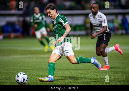 Allianz Parque São PAULO, BRÉSIL - 22 MAI : Maurício de Palmeiras court avec le ballon lors du match Copa Betano do Brasil 2025 entre Palmeiras et Ceará à Allianz Parque le 22 mai 2025 à Sao Paulo, Brésil. (Riquelve Nata/SPP) crédit : photo de presse sportive SPP. /Alamy Live News Banque D'Images
