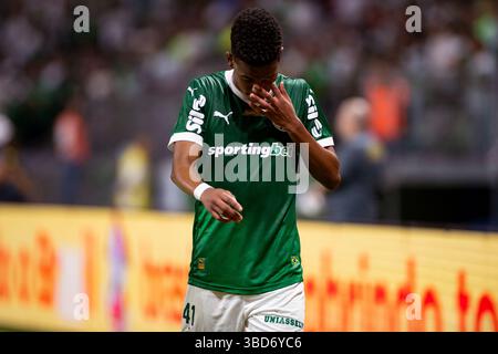 Allianz Parque São PAULO, BRÉSIL - 22 MAI : Estevão de Palmeiras pleure lors du match Copa Betano do Brasil 2025 entre Palmeiras et Ceará à Allianz Parque le 22 mai 2025 à Sao Paulo, Brésil. (Riquelve Nata/SPP) crédit : photo de presse sportive SPP. /Alamy Live News Banque D'Images
