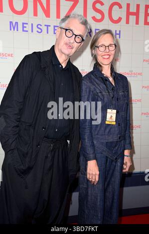 Wim Wenders mit Ehefrau Donata Wenders BEI der Premiere des Kinoflims Der phönizische Meisterstreich / The Phoenician Scheme im Delphi-Filmpalast. Berlin, 22.05.2025 *** Wim Wenders avec sa femme Donata Wenders à la première du film The Phoenician Scheme au Delphi Filmpalast Berlin, 22 05 2025 Foto :Xn.xKubelkax/xFuturexImagex meisterstreich 5644 Banque D'Images