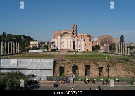 Tempio di Venere e Roma (Temple de Vénus et Roma), le plus grand temple de la Rome antique au forum romain, Italie Banque D'Images