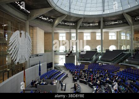 Berlin, Allemagne. 23 mai 2025. Vue de la salle plénière lors de la 8ème session du Bundestag. Crédit : Hannes P. Albert/dpa/Alamy Live News Banque D'Images