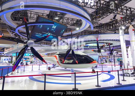 Chongqing. 23 mai 2025. Un véhicule aérien sans pilote est photographié lors de la 7e Foire internationale de l'investissement et du commerce de Chine occidentale dans la municipalité de Chongqing, dans le sud-ouest de la Chine, le 23 mai 2025. La 7e Foire internationale de l'investissement et du commerce de Chine occidentale a débuté jeudi dans la municipalité de Chongqing, dans le sud-ouest de la Chine. Divers produits liés à l'économie de basse altitude ont attiré l'attention des visiteurs de la foire. Crédit : Huang Wei/Xinhua/Alamy Live News Banque D'Images