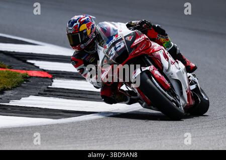 TOWCESTER, ROYAUME-UNI. 23 mai : Somkiat Chantra (#sc35, Thaïlande) de LRC Honda aux essais libres vendredi lors du Grand Prix Tissot du Royaume-Uni 2025 au circuit de Silverstone le vendredi 23 mai 2025 à TOWCESTER, ANGLETERRE. Crédit : Taka G Wu/Alamy Live News Banque D'Images