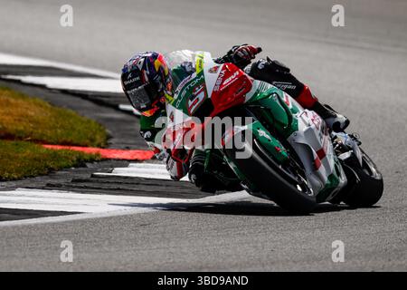 TOWCESTER, ROYAUME-UNI. 23 mai : Johann Zarco (#JZ5, France) de LCR Honda aux essais libres vendredi lors du Grand Prix Tissot du Royaume-Uni 2025 au circuit de Silverstone le vendredi 23 mai 2025 à TOWCESTER, ANGLETERRE. Crédit : Taka G Wu/Alamy Live News Banque D'Images